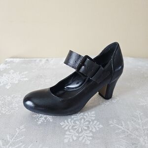 Kenneth Cole Black Mary Jane Heels Leather Sz 7M